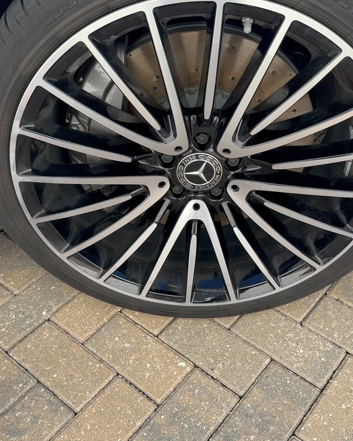 Mercedes-Benz S-Class (Black) Wheel face after — detailed by Vdetailss