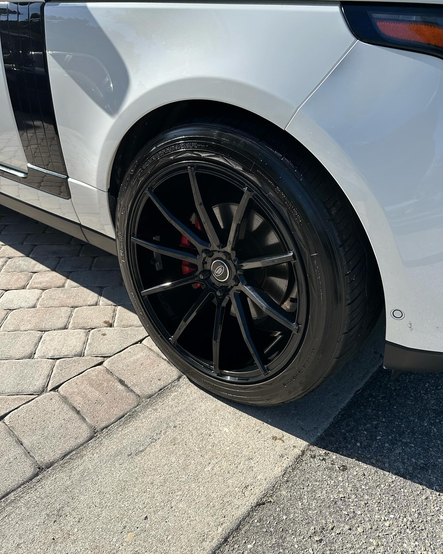 Land Rover Range Rover Rear wheel after — detailed by Vdetailss